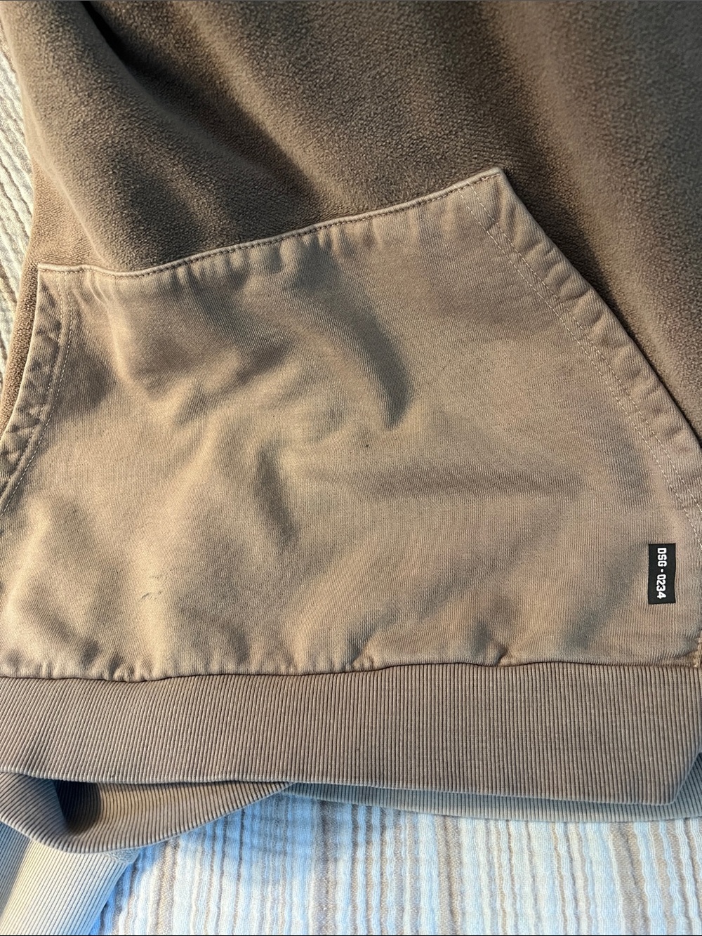 Lot of 2 ASRV Hoodies - Picture 6 of 6